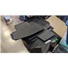 Image 1 : FULL SET OF 2020 HONDA CIVIC FLOOR MATS