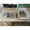 Image 1 : TRAY OF FLASHLIGHTS, 20 CO2 CARTRIDGES AND SCISSORS