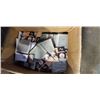Image 1 : BOX OF ADHESIVE FELT PADS
