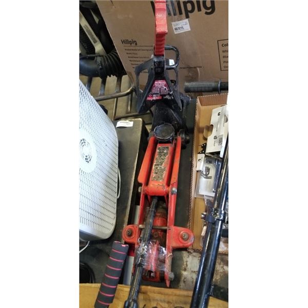 TROLLEY JACK AND TWO MOTOMASTER AXLE STANDS