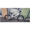 Image 1 : WHITE INFINITY FULL SUSPENSION BIKE