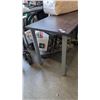 Image 3 : WOOD TOP WORKSTATION