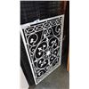 Image 1 : WHITE METAL 2FT X 3FT GARDEN PANEL