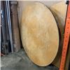 Image 2 : 2 5FT DIAMETER ROUND FOLDING TABLES