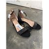 Image 3 : 3 NEW PAIRS OF WOMENS SHOES SIZE 5 AND 6