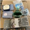 Image 1 : COMPACT KNIFE ORGANIZER, SINK CADDY 2 PACK AND 2 SOAP HOLDERS