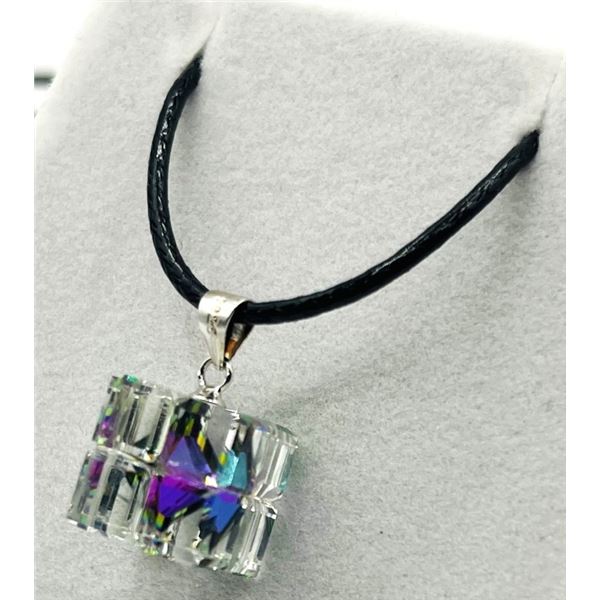 STERLING SILVER GREEN CRYSTAL CUBE STYLE NECKLACE, RETAIL $100.00.