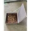 Image 1 : BOX OF CANADIAN PENNIES ALL COPPER 1996 AND OLDER