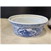 Image 2 : EASTERN SERVING DISH AND DELFT CROC