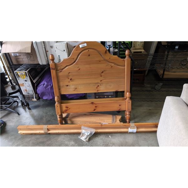 PINE SINGLE SIZE BEDFRAME