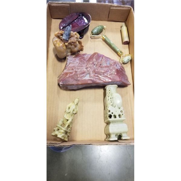 ASSORTED EASTERN JADE ITEMS
