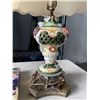 Image 4 : HAND PAINTED PORCELAIN LAMP AND RECORDS SETS