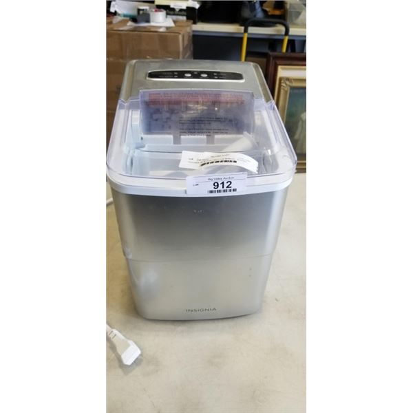 INSIGNIA 26LB PORTABLE ICE MAKER - TESTED WORKING, RETAIL $299