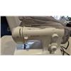 Image 2 : SINGER TRADITION SEWING MACHINE WITH PEDAL