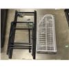 Image 3 : 2 SMALL SHELVES AND SHOE RACK