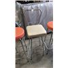 Image 3 : 3 RETRO BARSTOOLS