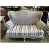 Image 1 : DECORATIVE ORNATE LOVESEAT