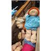Image 2 : 5 VINTAGE CABBAGE PATCH DOLLS