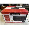 Image 1 : MAGIC CHEF 1.6 CU. FT, 1100 WATTS MICROWAVE