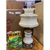 Image 1 : VINTAGE ELECTR4IFIED COLONIAL STYLE LAMP AND MIRACLE GRO