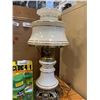 Image 3 : VINTAGE ELECTR4IFIED COLONIAL STYLE LAMP AND MIRACLE GRO