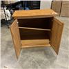 Image 2 : 2 DOOR OAK SERVING CABINET