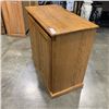 Image 3 : 2 DOOR OAK SERVING CABINET