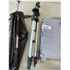 Image 3 : ROLLING SHOPPINT TOTE AND 2 TRIPODS