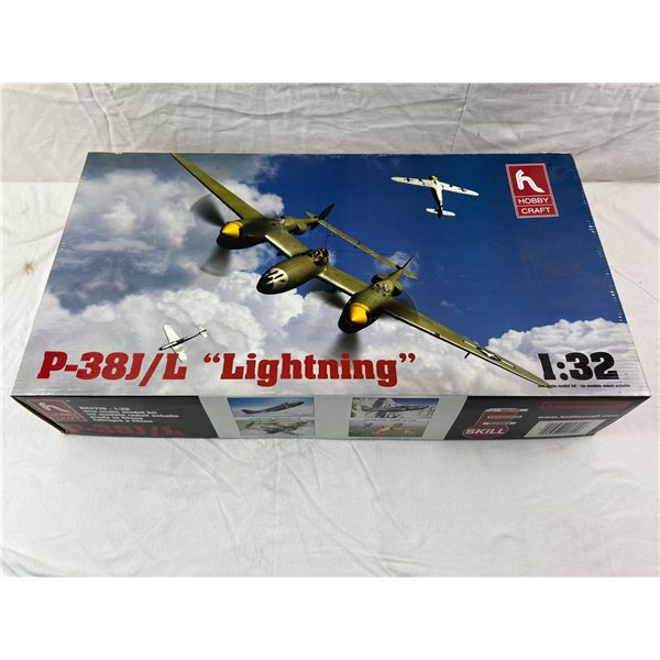 1:32 Scale P-38J/L "Lightning" Model