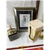 Image 2 : Assortment of Home Decor