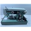 Image 1 : Baycrest Sewing Machine