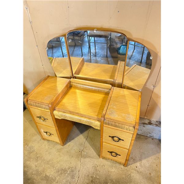 Vintage Vanity Table