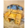 Image 1 : Vintage Vanity Table