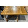 Image 2 : Antique English Style Extendable Oak Table - 35" Diameter