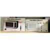 Image 4 : Group of Misc - Honeywell Mini Mist, Hamilton Beach Glass Kettle, Hamilton Beach Microwave Oven, Etc