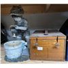 Image 2 : Mixed Lot: Garden Decor, Golf Balls, Carpet Cleaner & More