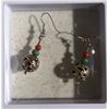 Image 3 : Group of Misc - Spinach Green Jadeite Pendant and Earrings, Pair of Openwork Sino-TIbetan Earrings, 
