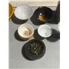 Image 3 : Group of Misc Cups - Famille Rose Phoenix Wine Cup, Sutra Calligraphy Scholar Brush Pot, Copper Base