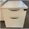 Image 2 : Set of 3 Beige Two-Drawer Filing Cabinets with Key
