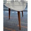 Image 2 : Modern White Gloss Side Table with Wooden Legs