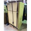 Image 2 : Vintage Set Dec Fridge