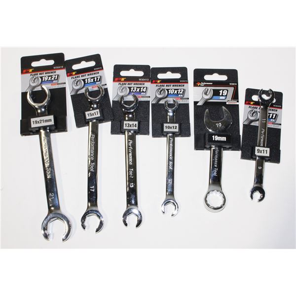 LOT OF METRIC COMBINATION WRENCHES AND FLARE NUT