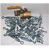 Image 1 : 1-1/2" X 1-1/2" 600PSI FULL PORT VALE AND LOTS OF