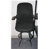Image 1 : OFFICE CHAIR ON LEGS