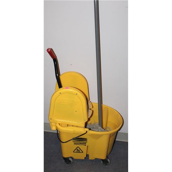 RUBBERMAID COMMERCIAL MOP BUCKET AND A MOP