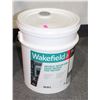 Image 1 : WAKEFIELD UNIVERSAL TRACTOR FLUID