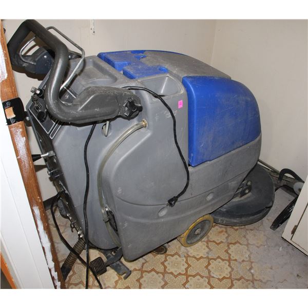 COMMERCIAL FLOOR CLEANER