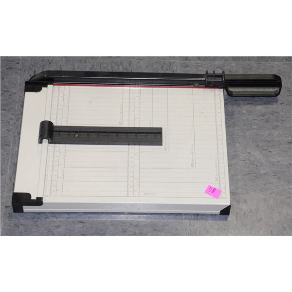 PAPER CUTTER