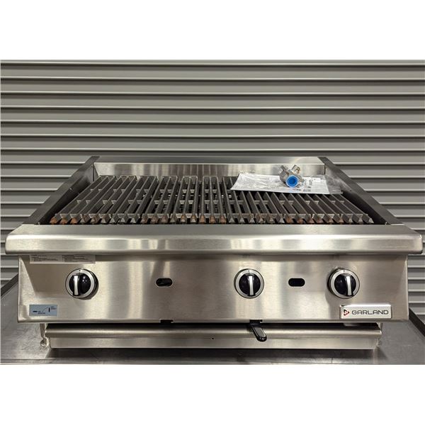 Garland GTBG36-AB36 36" Natural Gas Ceramic Briquette Charbroiler | 923/LBD