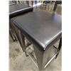 Image 10 : 72" x 30-1/2" Rectangular Bar Table & Bar Stools - Lot of 9pcs | WGtable3